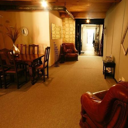 Chambre Dans Maison De Ville - 2 Personnes Oloron-Sainte-Marie Ngoại thất bức ảnh