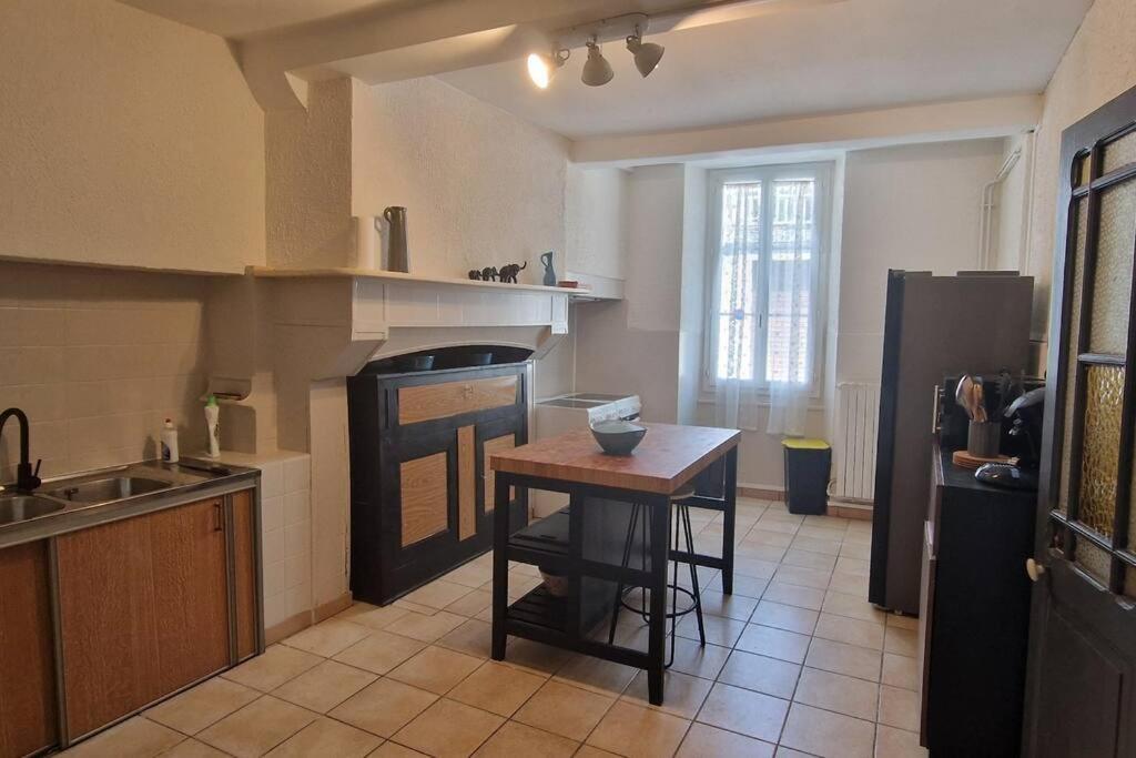 Chambre Dans Maison De Ville - 2 Personnes Oloron-Sainte-Marie Ngoại thất bức ảnh