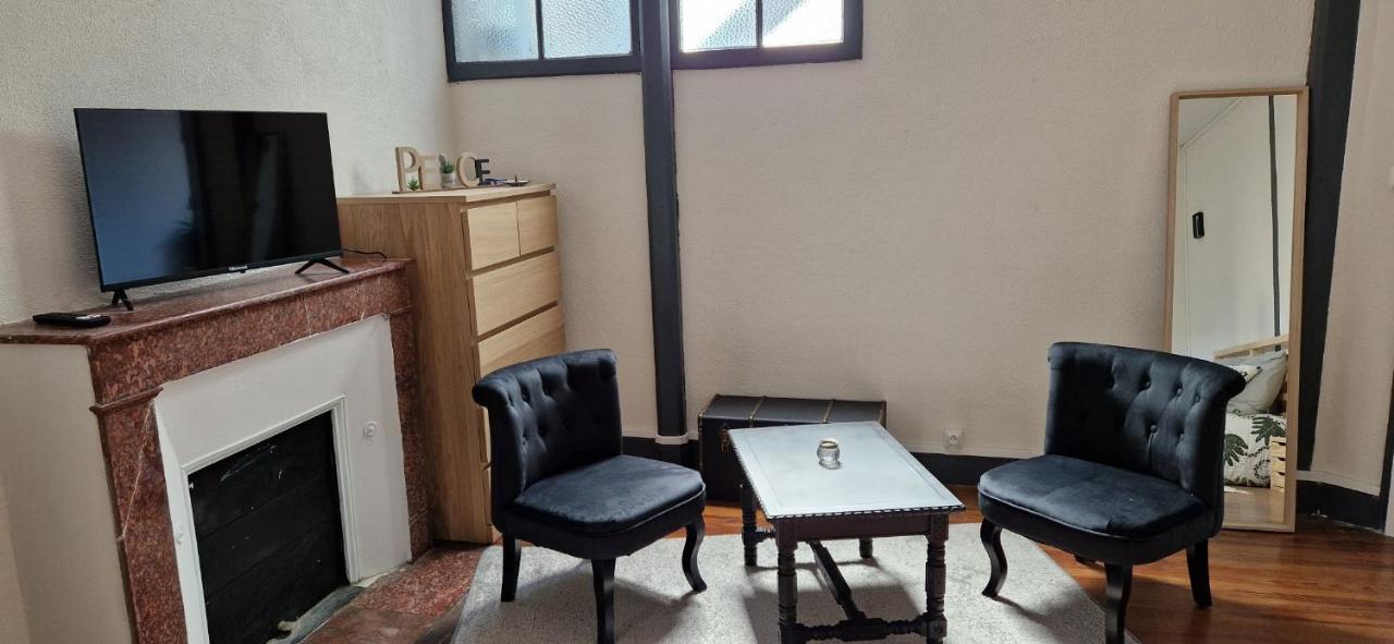 Chambre Dans Maison De Ville - 2 Personnes Oloron-Sainte-Marie Ngoại thất bức ảnh